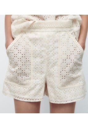 Zara Eyelet Lace Shorts Cream Cotton Boho Summer Size M